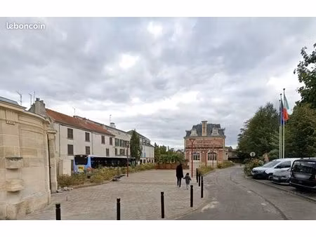 boutique 64 m² gonesse