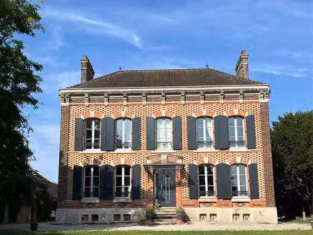 maison de maître 6 pièces 220 m2 + dépendance 105 m2