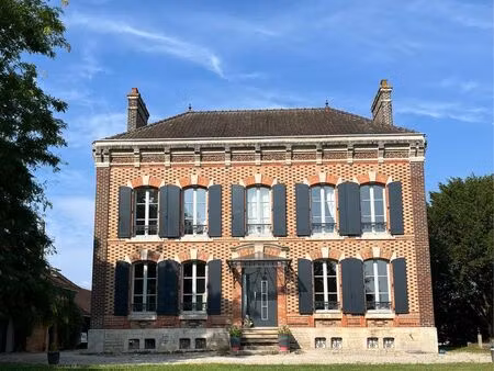 maison de maître 6 pièces 220 m2 + dépendance