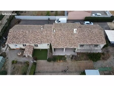 villa 109 m2 + 123 m2  jardin garage piscine dépendances