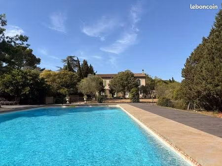 propriété 6 pièces 187 m²