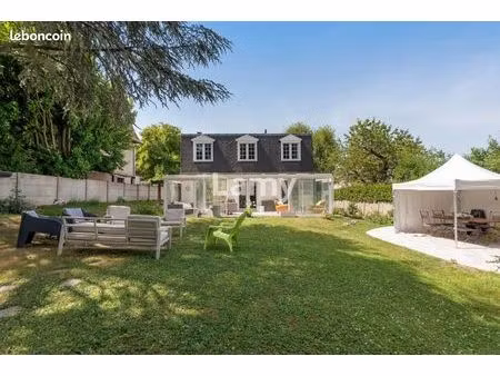 pavillon 7 pièces 140 m²