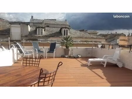 t2 terrasse 50 m2 vue sur port et île d elbe