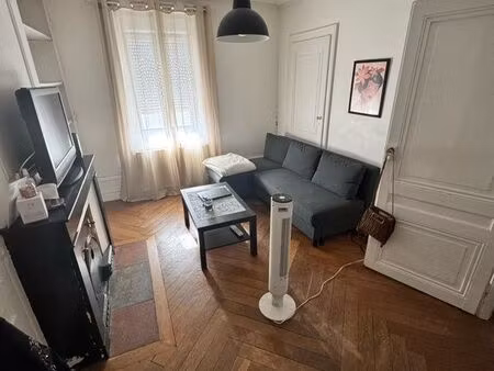 f2 rue de la bourse