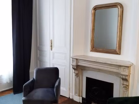 t2 meublé 36m2 situé rue tête d'or