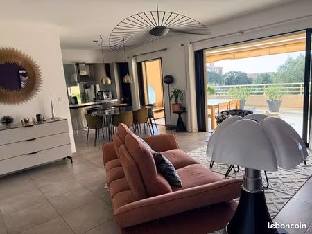 propriano – un appartement où l'extérieur devient une véritable pièce de vie