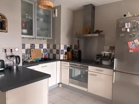 beau t3 59 m² avec garage  balcon et ascenseur