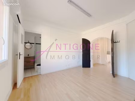 local commercial 61 m² sanary-sur-mer