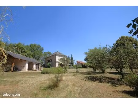 propriété 7 pièces 174 m²