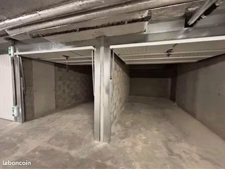 boxe fermée à louer