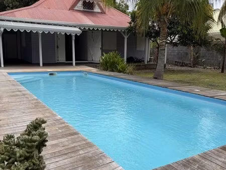 villa 5 pièces 130 m²
