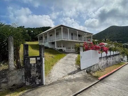 vente villa avec belle vue aux saintes terre de bas
