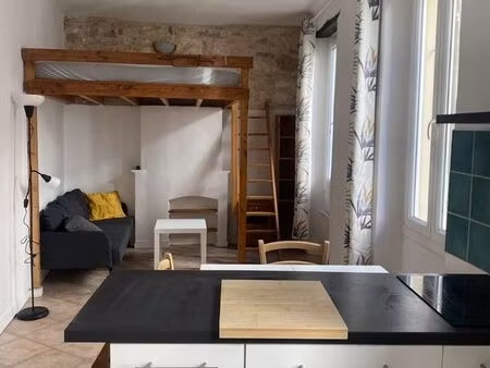 location studio mezzanine quartier panier