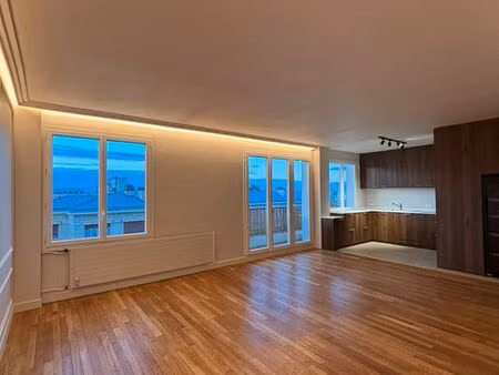 face gare troyes - appartement d'architecte 92m² rénové - 2 balcons - ascenseur