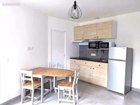 superbe t2 meublé - 31m² – quartier de la mairie