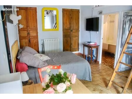 loue studio 30 m2 pour une personne  proche centre ville au calme  parking inclus  pour l'