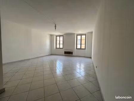 bel appartement t2 vide 49.48m² avec ascenseur