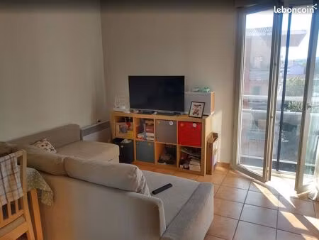 t2 aix en provence +garage (à 600m de la rotonde)