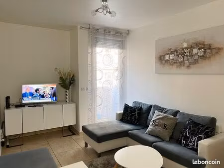 carré d'or - paradis - commandant rolland - location appartement 2 pièces meublé et équipé
