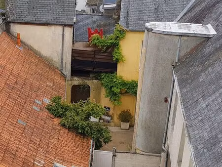 maison de ville local commercial et appartement studio
