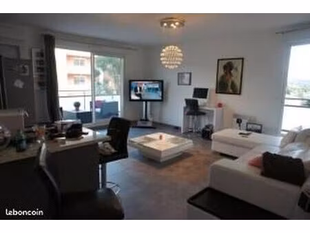 particulier loue à aix appt t3 65 m² avec clim