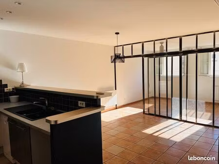 direct propriétaire : grand t2 cosy centre aix - option parking