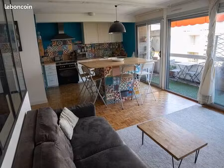 t3/4 meublé de 72m2  grand balcon  au calme et très lumineux