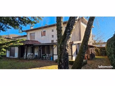 maison dans quartier calme avec jardin et possibilité de logement/bureau indépendant  arpa