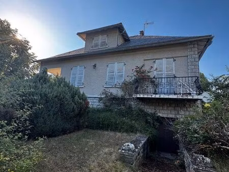 maison familiale 150 m² – terrain arboré de 2 000 m² – sous-sol complet – neussargues-en-p