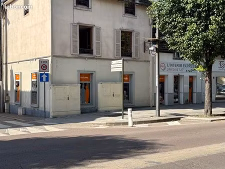 local commercial avenue gallieni