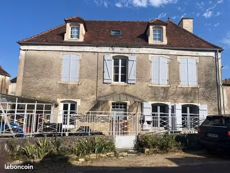 location belle maison 21500