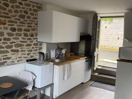 location studio meublé