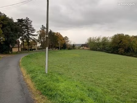 sarlat  terrain 6300m2 non constructible  belle vue  accès route