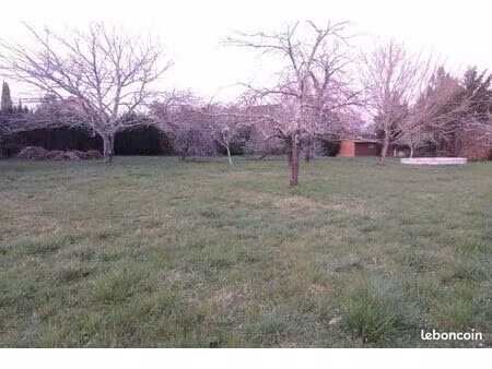 terrain 700 m² saint-astier