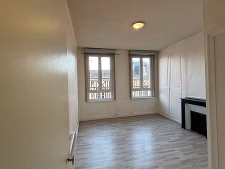 appartement f1 centre ville bernay 360 euros