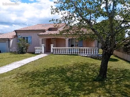 maison familiale provençale avec piscine valence