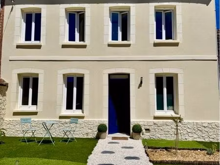 maison rénovée jardinet et garage