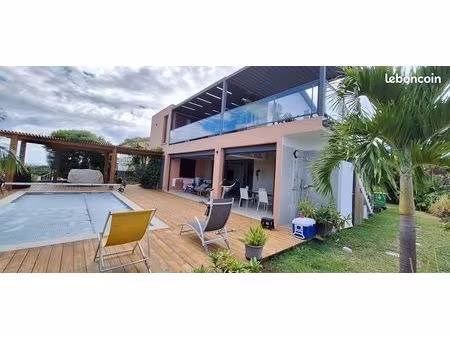 villa meublée t6 de 150 m² avec piscine – la possession