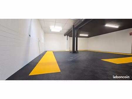 centre detailing clé en main – 130 m² – emplacement premium à chenôve