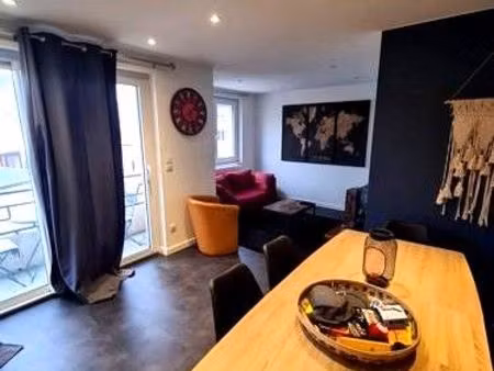 valence – châteauvert | t4 entièrement rénové | cuisine ouverte | garage + cave | 175 000