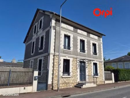 maison 8 pièces 250 m²