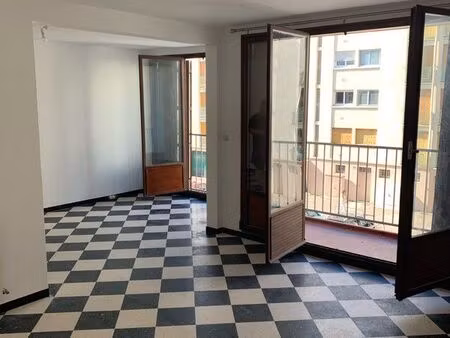 appartement très proche des halles d’ales