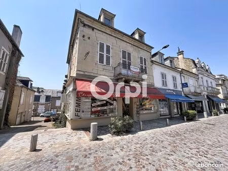 immeuble 3 pièces 249 m²
