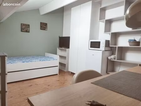 chambre privée et meublée en centre ville de nimes