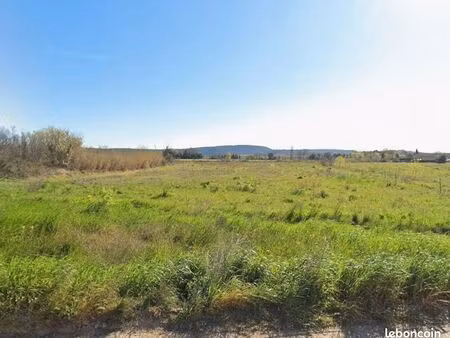 terrain 186 m² remoulins
