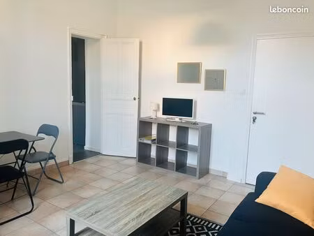 appartement p2 refait à neuf