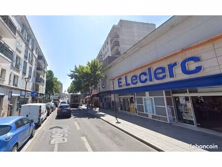 boutique 152 m² rosny sous bois