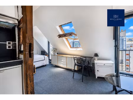 studio de 27m2 habitables  dernier étage  rue cler  à 200m d