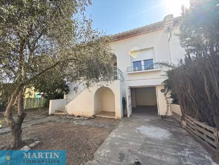 maison de 3 faces sur 790m2 de terrain proche de commerces