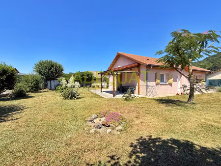 cessieu / maison individuelle / plain pied / garage attenant